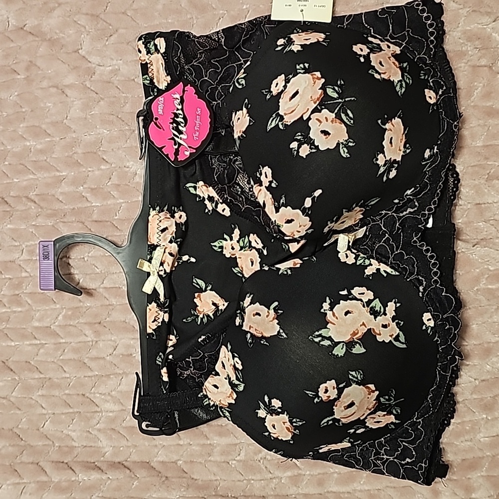 Panty/Bra set new with tags